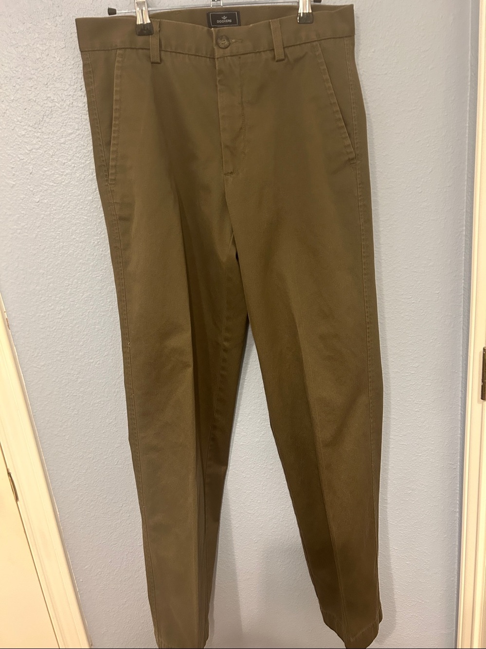 Dockers Olive Green Men’s Slacks - Picture 3 of 7